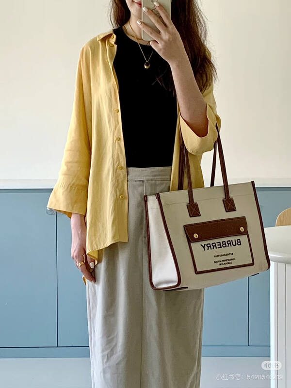 Burberry Horseferry Beige canvas with brown leather trim 33x28x15cm tote bag — Top Quality Replica