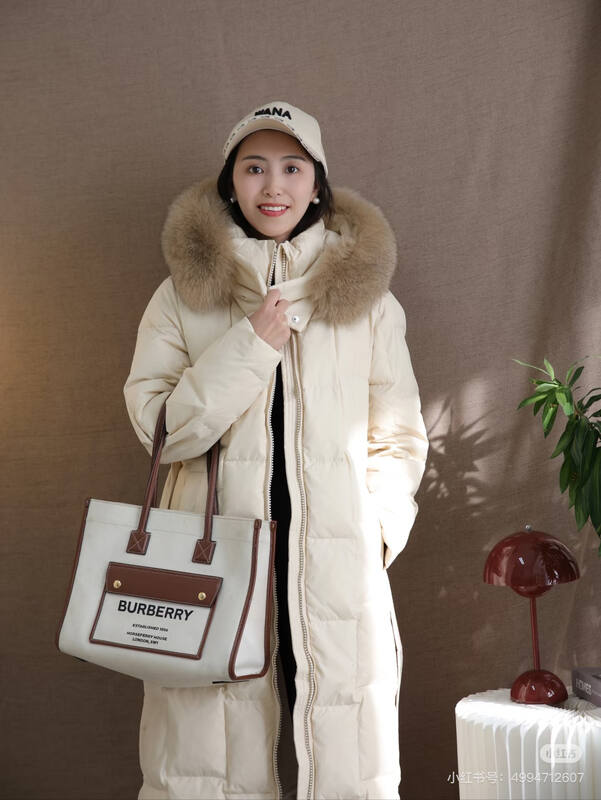 Burberry Horseferry Beige canvas with brown leather trim 33x28x15cm tote bag — Top Quality Replica