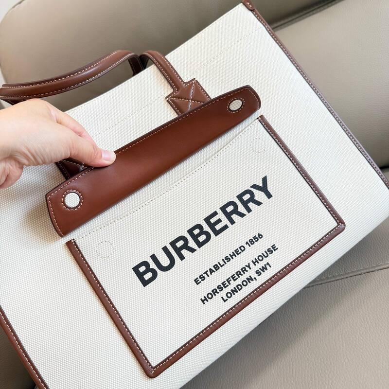 Burberry Brown 30x22x12cm shoulder bag — Premium Replica