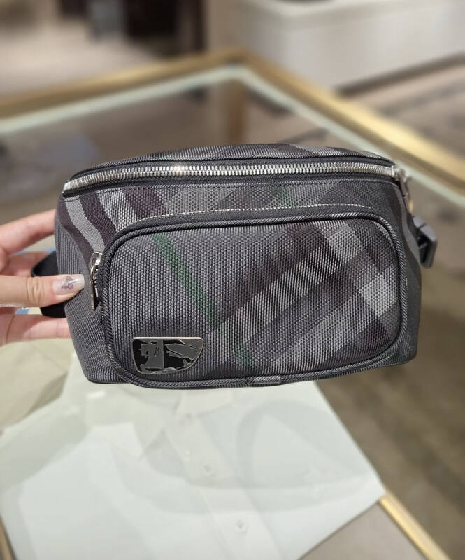 Burberry shoulder bag — Premium Replica
