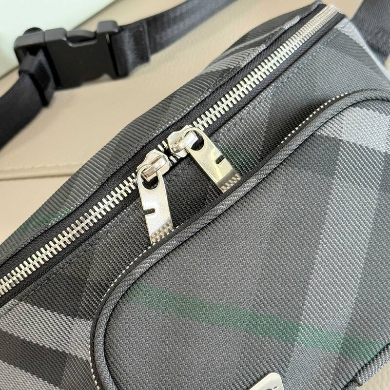 Burberry shoulder bag — AAA Quality Replica