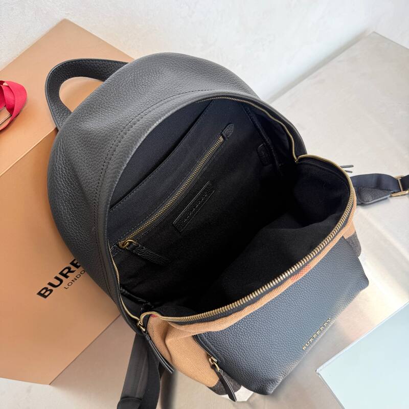 Burberry Black shoulder bag — 1:1 Replica