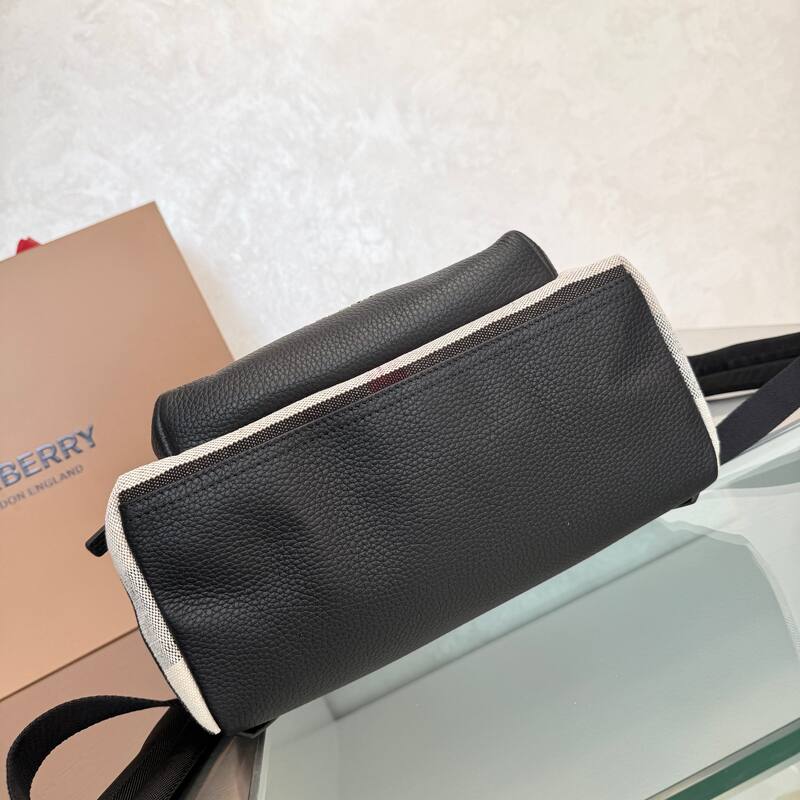 Burberry Black shoulder bag — 1:1 Replica