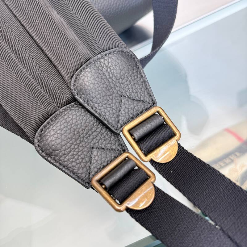 Burberry Black shoulder bag — 1:1 Replica