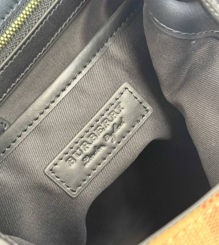 Burberry Black 25x18x10cm shoulder bag — AAA Quality Replica
