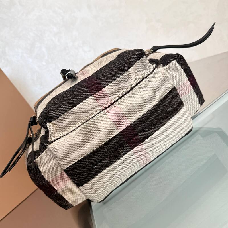 Burberry Black 25x18x10cm shoulder bag — AAA Quality Replica