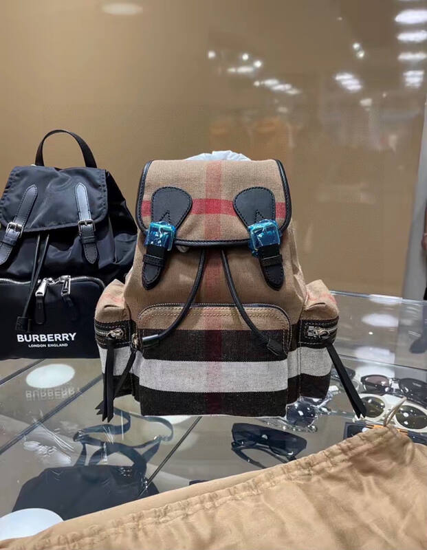 Burberry Black 25x18x10cm shoulder bag — Premium Replica