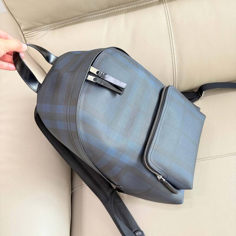 Burberry shoulder bag — Top Quality Replica