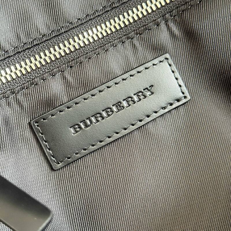 Burberry shoulder bag — Top Quality Replica