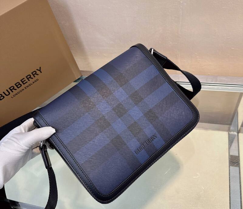 Burberry Black shoulder bag — 1:1 Replica