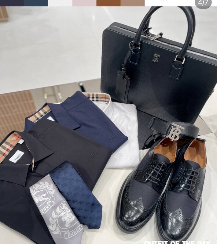 Burberry Black grained leather work — Top Quality Replica