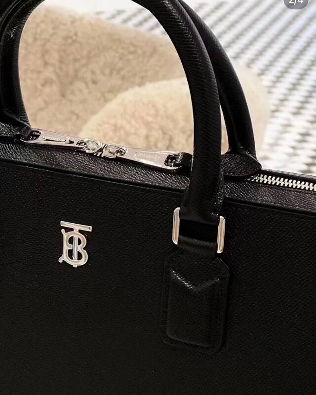 Burberry Black grained leather work — Top Quality Replica