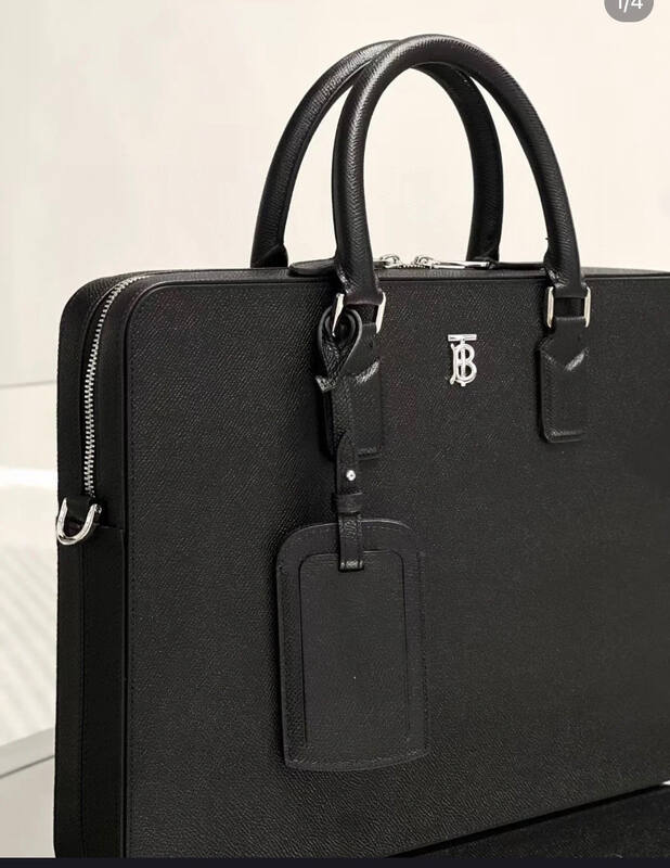 Burberry Black grained leather work — Top Quality Replica
