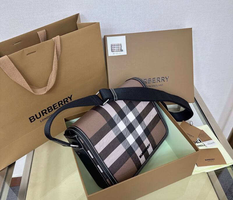 Burberry Black 25x18x10cm shoulder bag — Top Quality Replica