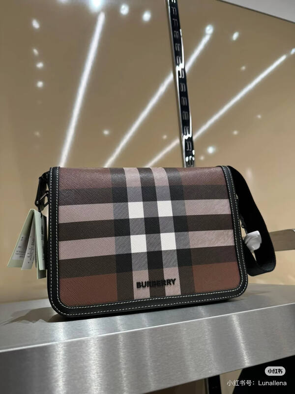 Burberry Brown shoulder bag — AAA Quality Replica