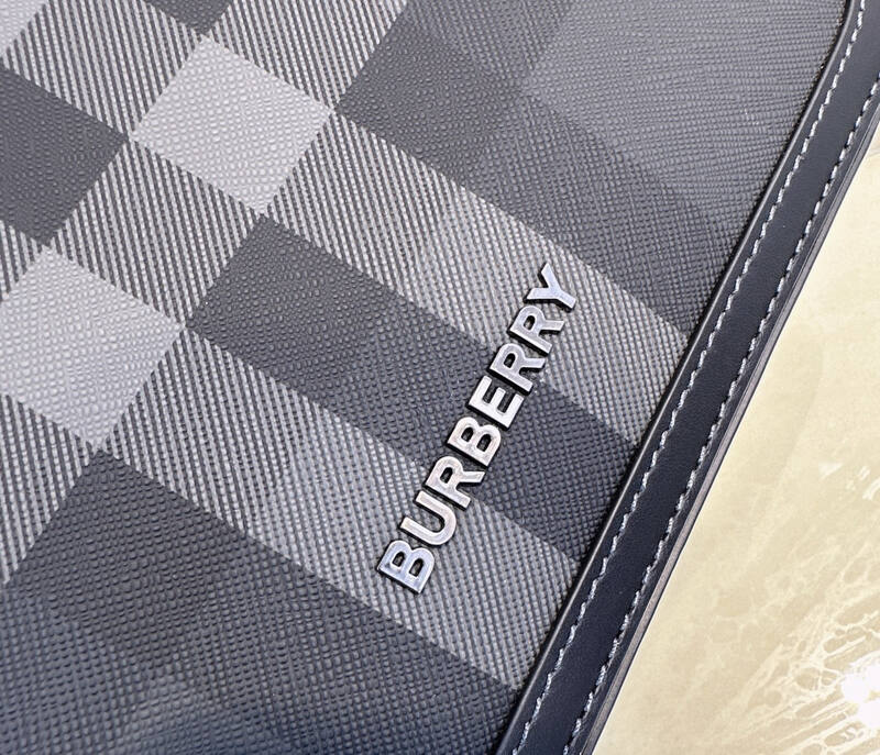 Burberry shoulder bag — Top Quality Replica