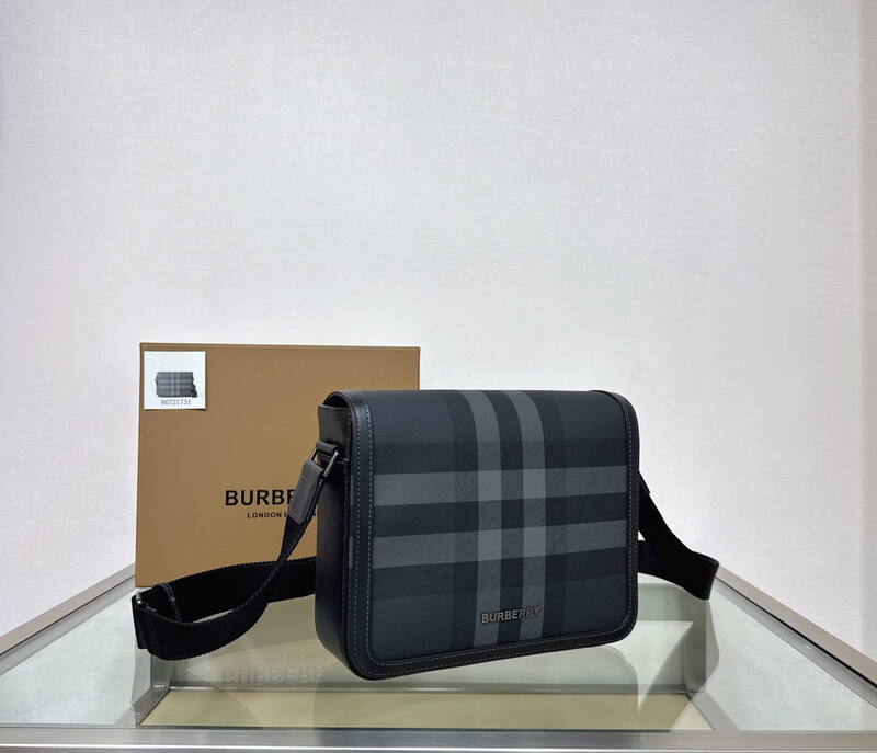 Burberry shoulder bag — Top Quality Replica