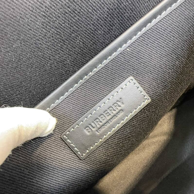 Burberry shoulder bag — Top Quality Replica