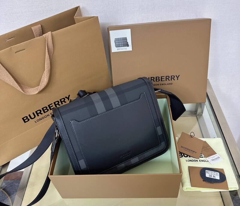Burberry 25x18x10cm shoulder bag — 1:1 Replica