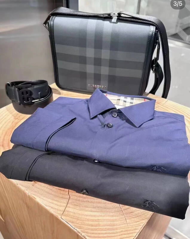 Burberry shoulder bag — AAA Quality Replica