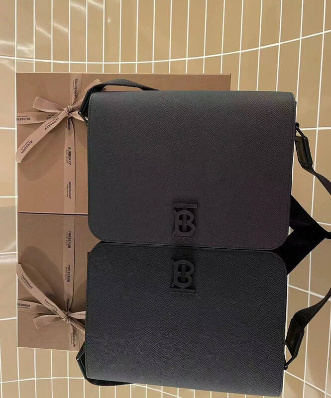 Burberry Black shoulder bag — AAA Quality Replica
