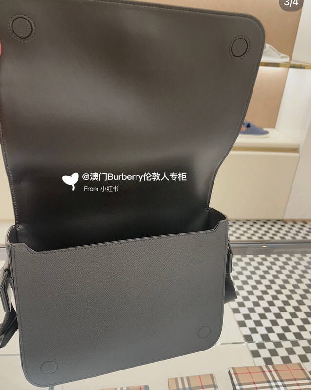 Burberry Black shoulder bag — AAA Quality Replica