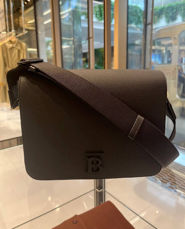 Burberry Black shoulder bag — Top Quality Replica