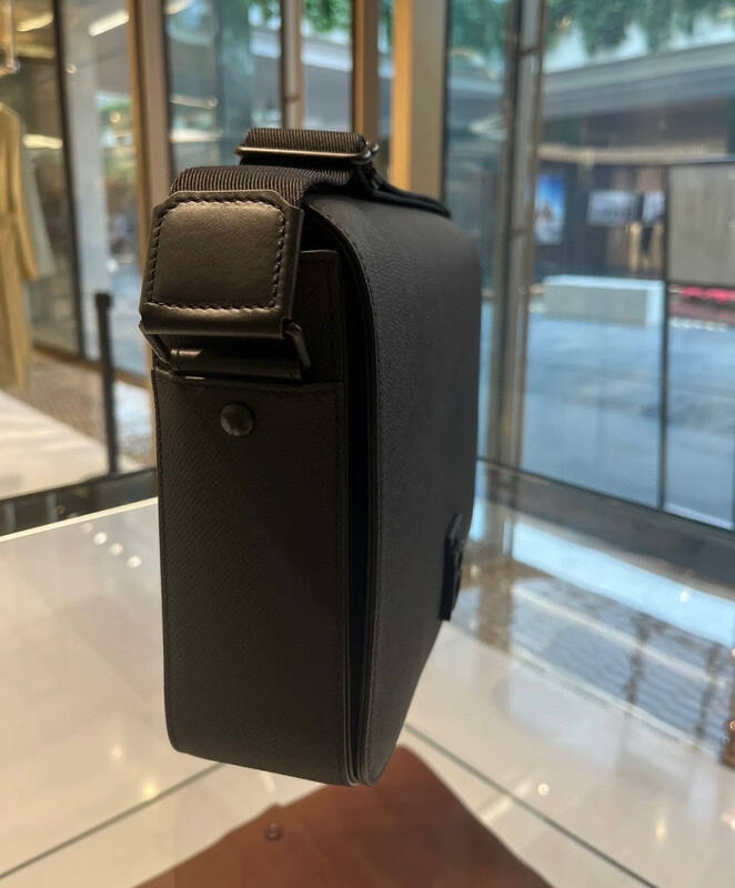 Burberry Black shoulder bag — Top Quality Replica