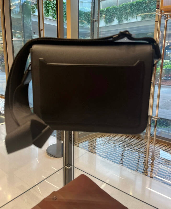 Burberry Black shoulder bag — Top Quality Replica