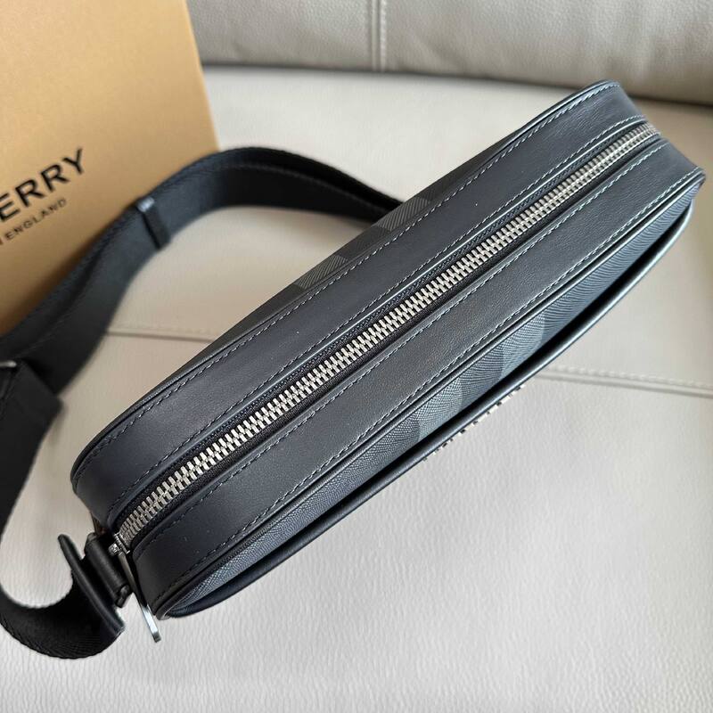 Burberry Black shoulder bag — AAA Quality Replica