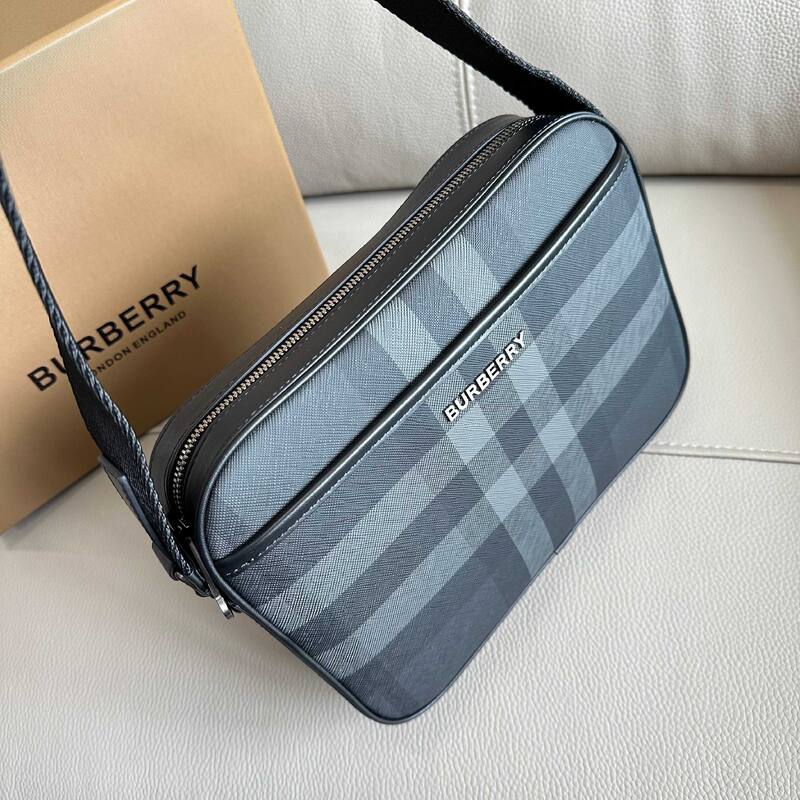 Burberry shoulder bag — Premium Replica