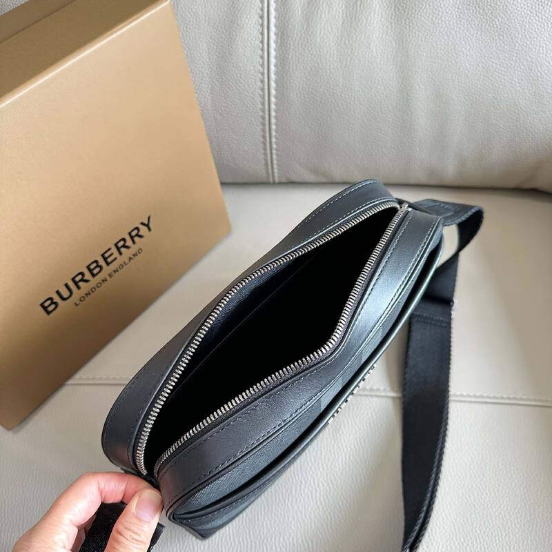 Burberry shoulder bag — Premium Replica