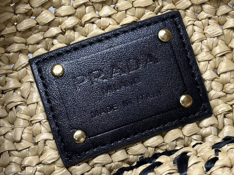 Prada Black 25x18x10cm shoulder bag — Premium Replica