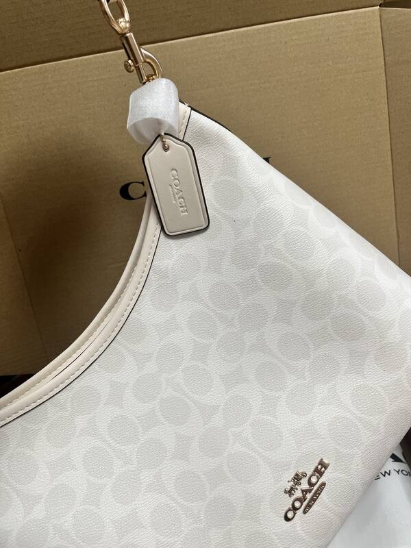 Coach White shoulder bag — AAA Quality Replica
