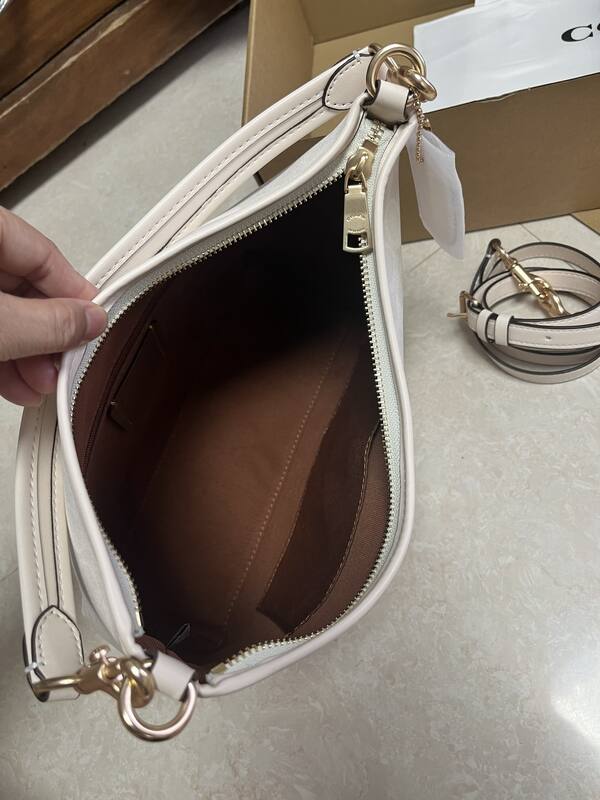 Coach White shoulder bag — AAA Quality Replica