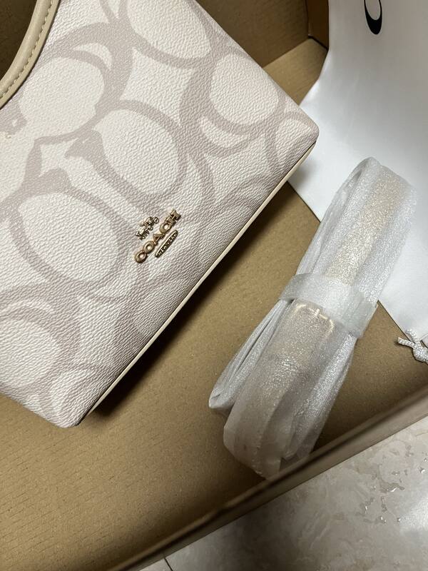 Coach Monogram shoulder bag — Premium Replica