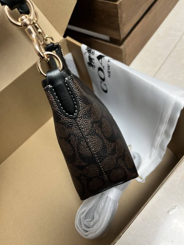Coach Monogram shoulder bag — Top Quality Replica