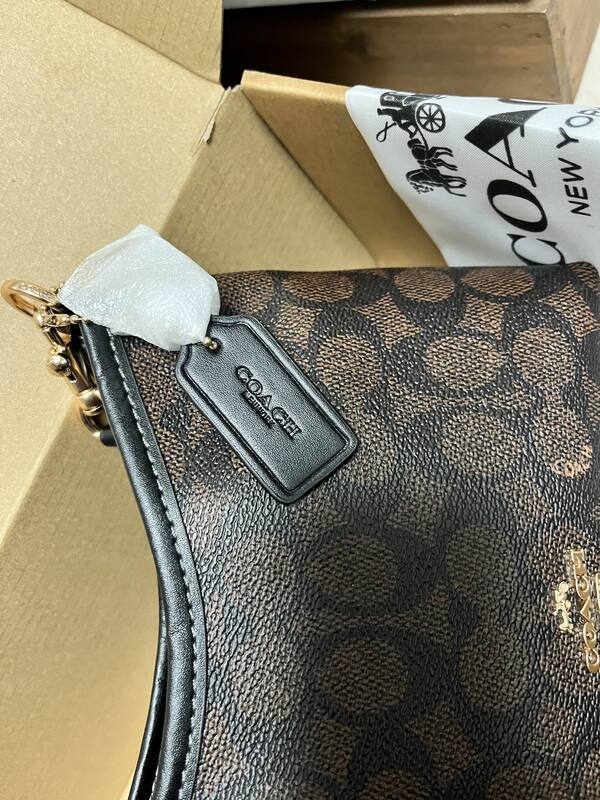 Coach Monogram shoulder bag — Top Quality Replica