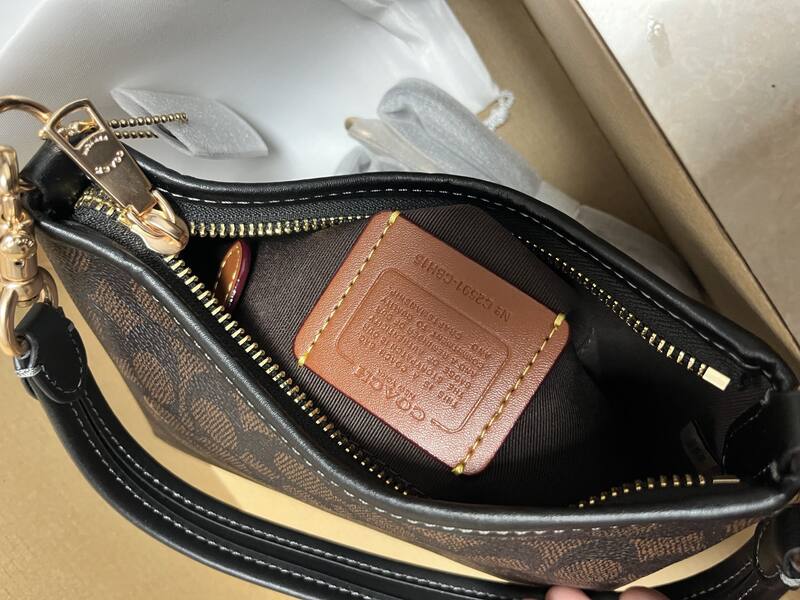 Coach Monogram shoulder bag — Top Quality Replica