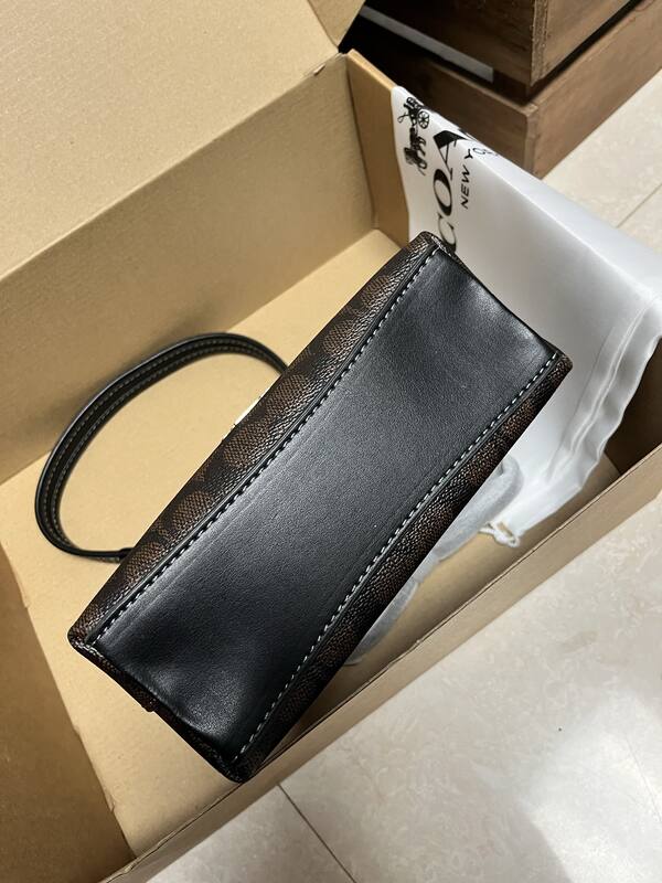 Coach Monogram shoulder bag — Top Quality Replica