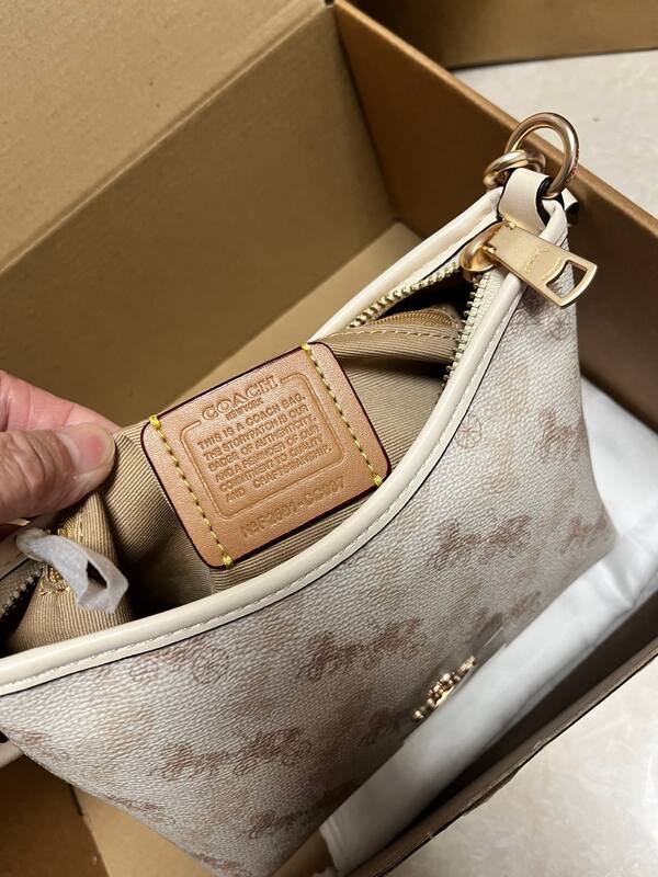 Coach Monogram shoulder bag — Premium Replica