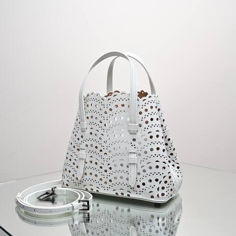Burberry White 25x18x10cm shoulder bag AAA Quality Replica