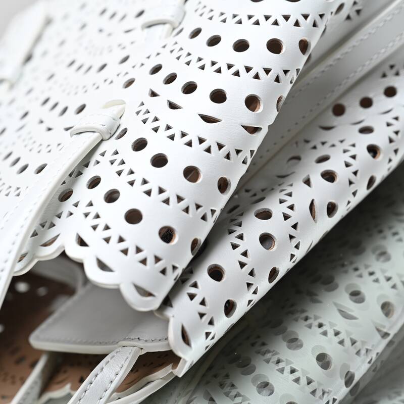 Burberry White 25x18x10cm shoulder bag — AAA Quality Replica