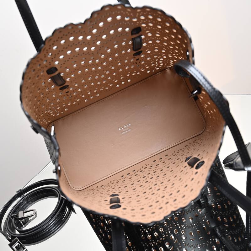Burberry Black 25x18x10cm shoulder bag — 1:1 Replica