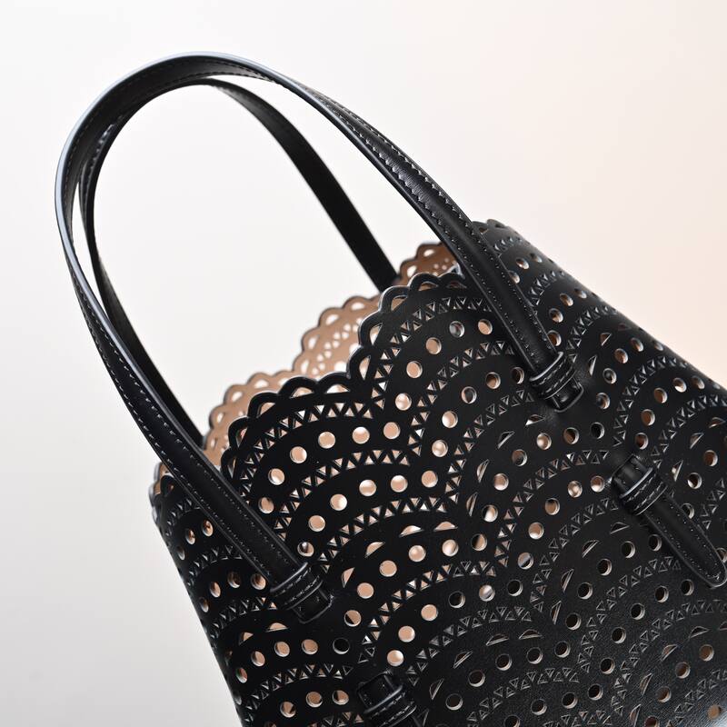 Burberry Black 25x18x10cm shoulder bag — 1:1 Replica