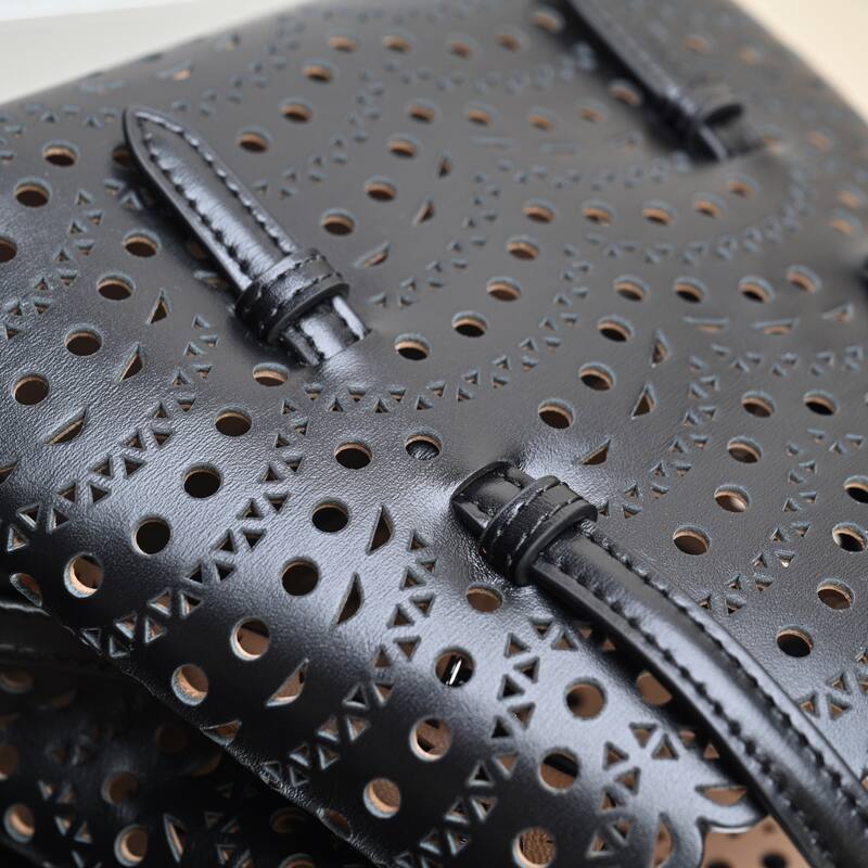 Burberry Black shoulder bag — AAA Quality Replica