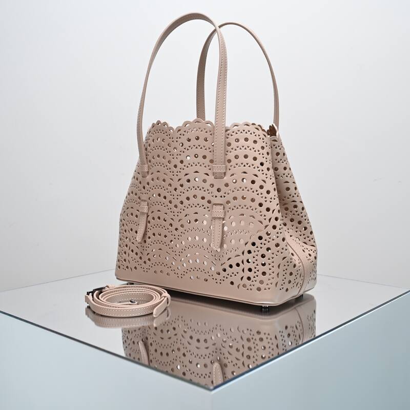 Burberry Beige 25x18x10cm shoulder bag — AAA Quality Replica