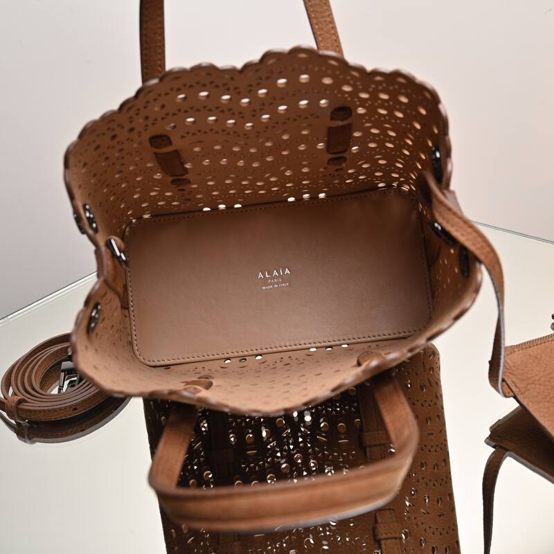 Burberry Brown shoulder bag — AAA Quality Replica