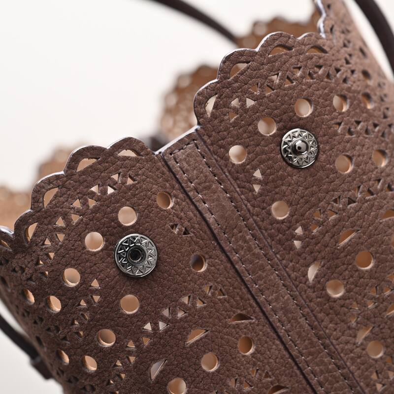 Burberry Brown 25x18x10cm shoulder bag — 1:1 Replica