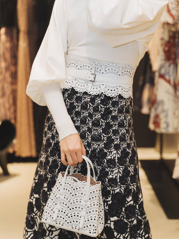 Burberry White shoulder bag — Premium Replica